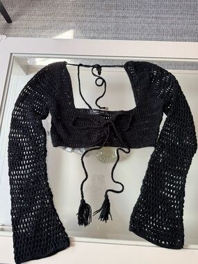 White fox- black cropped crochet top